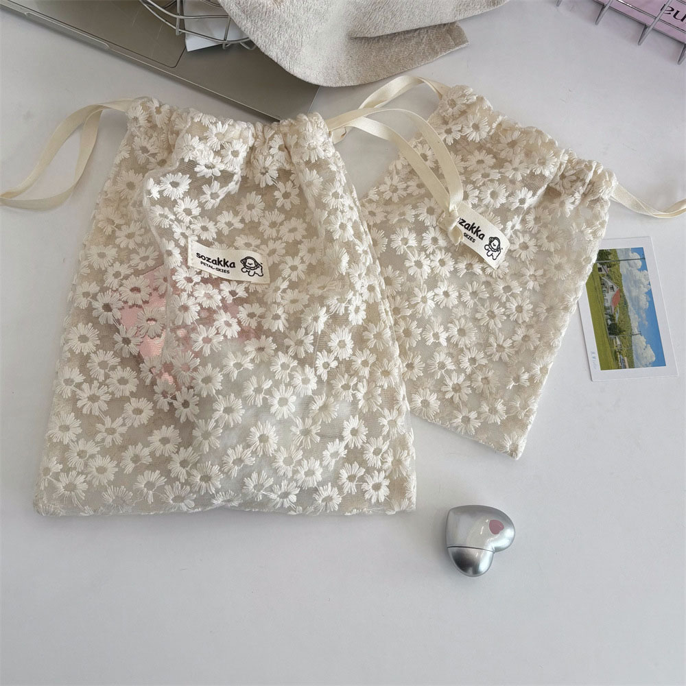 レース刺繍デイジーメッシュ巾着メイクアップバッグ夏旅行用トイ - Beauty Preservation Makeup Bag のレビューと価格